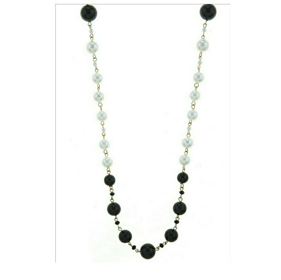Noblesse Collection Jewelry - Mixed Bead Faux Black and White Pearl Necklace Noblesse Collection Jewelry - Mixed Bead Faux Black and White Pearl Necklace